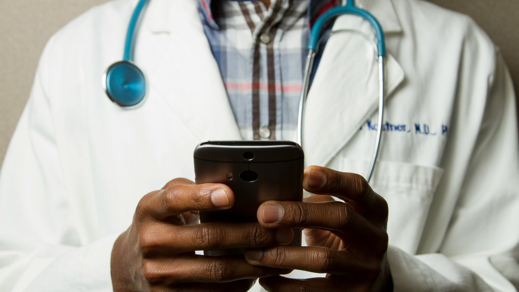 IA substitui médicos? Teste de Harvard compara e surpreende