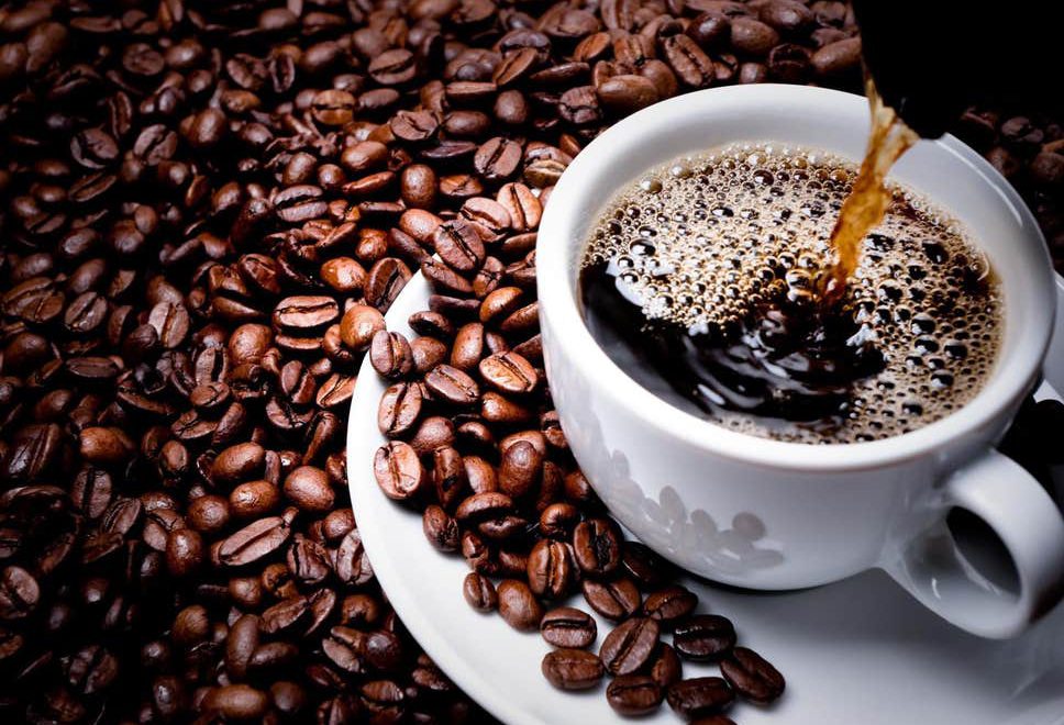   Quantas xícaras de café é seguro tomar por dia? Este estudo calculou limite. (Galileu)